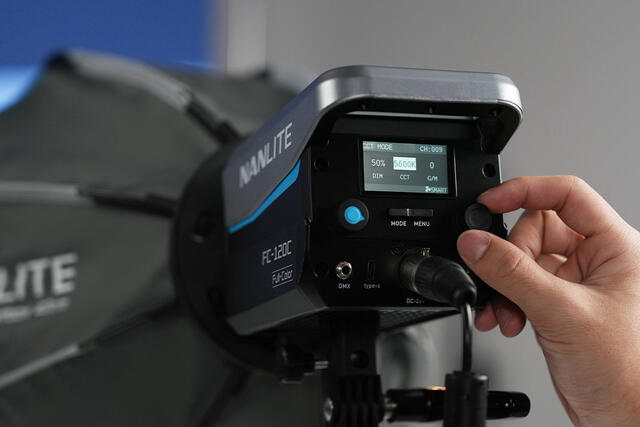 Enkel styring med intuitive knapper og panel