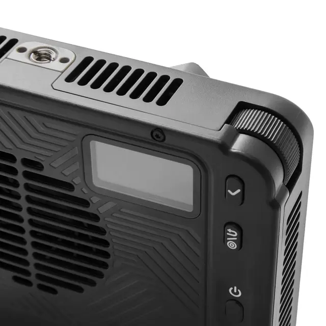 Amaran Ray 60c RGB LED Monolight 60W. 2300-10000K. 3910 lux 