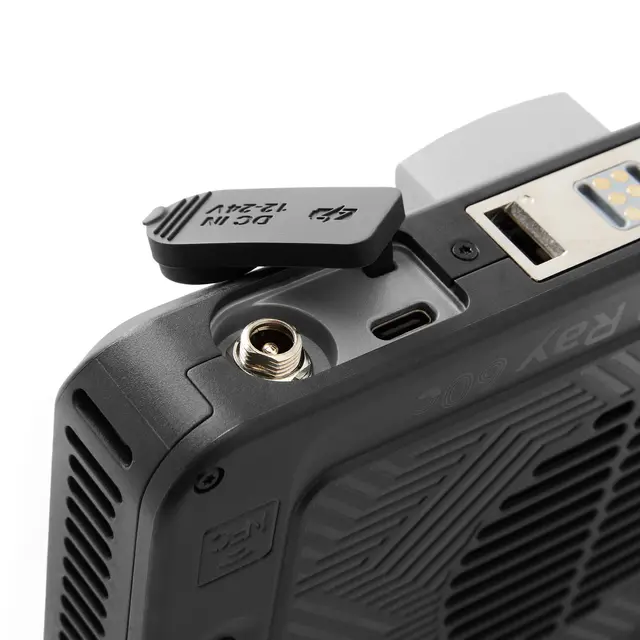 Amaran Ray 60c RGB LED Monolight 60W. 2300-10000K. 3910 lux 