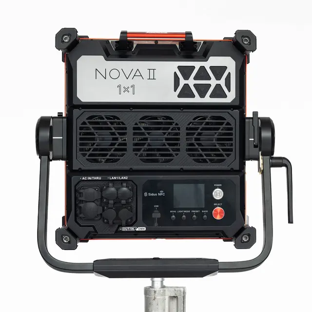 Aputure NOVA II 1x1 med Hardcase 500W justerbart fullfarge panellys 