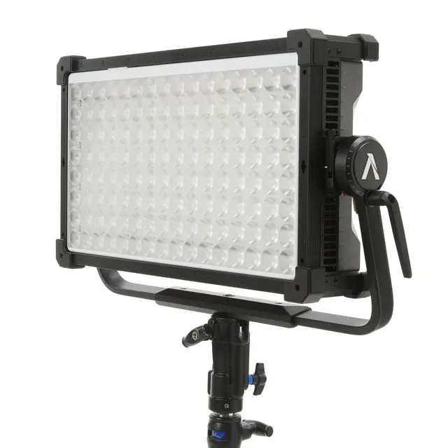 Aputure NOVA 9° 2x1 650W. 1800-20000K 