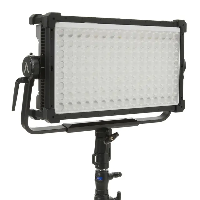 Aputure NOVA 9° 2x1 650W. 1800-20000K 