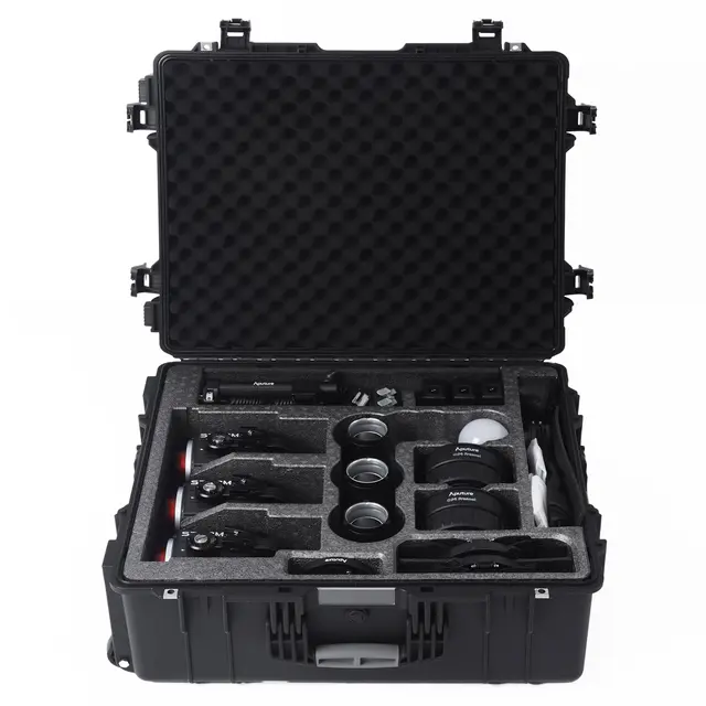 Aputure Storm 80c LED Monolight 3-Light 80W. 1800-20000K. Med Trillekoffert 