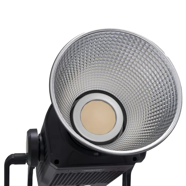 Aputure LS 600c Pro II  COB LED lampe 2300K-10000K 