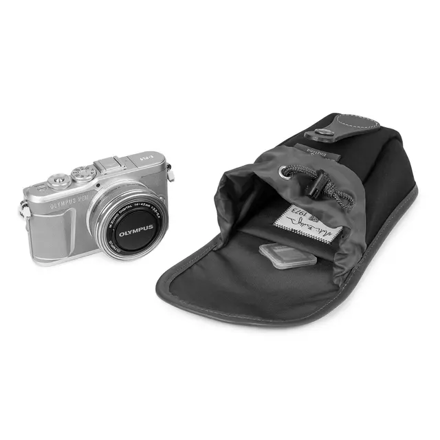 Billingham Avea 7 Black Fibrenyte/Black 