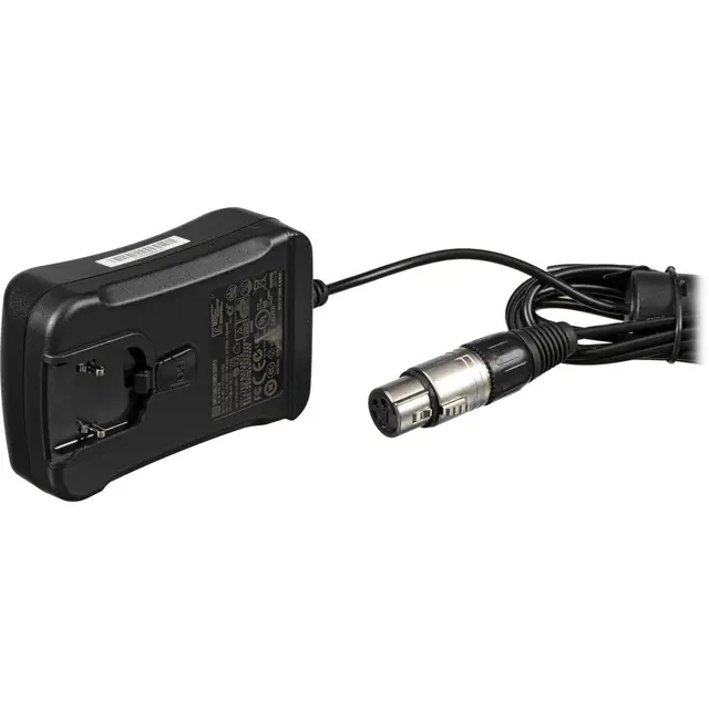 Blackmagic Studio Camera Power 4 Pin Strømadapter 