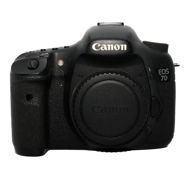 BRUKT Canon EOS 7D Tilstand: 3 |13 404 (9%) eksp. 
