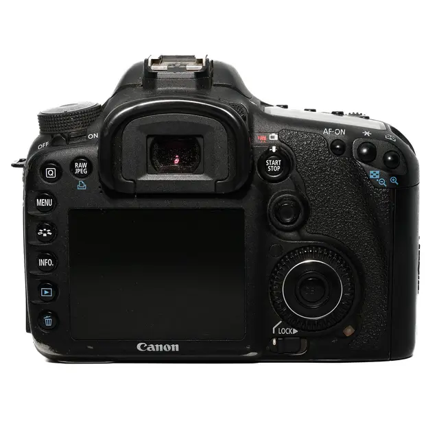 BRUKT Canon EOS 7D Tilstand: 3 |13 404 (9%) eksp. 