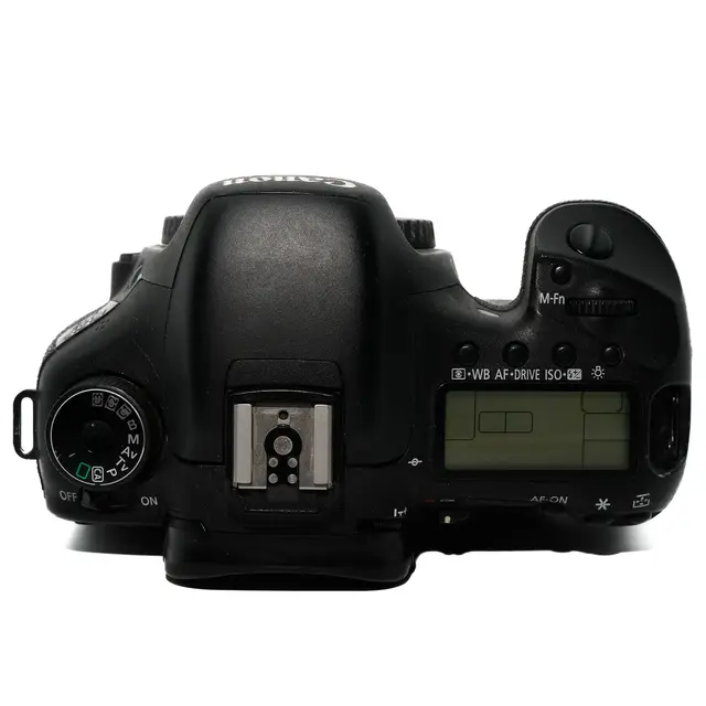 BRUKT Canon EOS 7D Tilstand: 3 |13 404 (9%) eksp. 