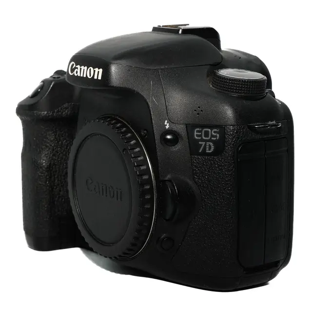 BRUKT Canon EOS 7D Tilstand: 3 |23 763 (16%) eksp. 