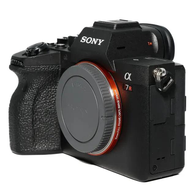 BRUKT Sony A7R IV Tilstand: 2 |5 863 eksp. eksp. 
