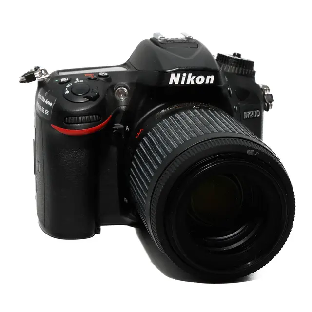 BRUKT Nikon D7200 m/55-200mm Tilstand: 2 | 6837 (5%) eksp. 