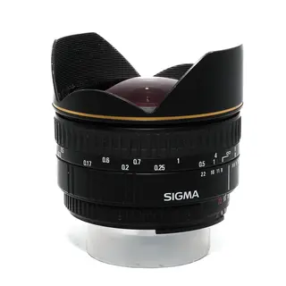 BRUKT Sigma 15mm f/2.8 D EX Fisheye Tilstand: 3 | Nikon F (FX)