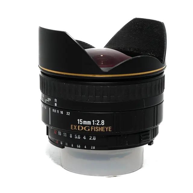 BRUKT Sigma 15mm f/2.8 D EX Fisheye Tilstand: 3 | Nikon F (FX) 