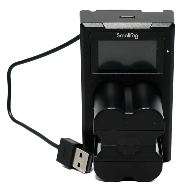 BRUKT SmallRig Lader m/2x batterier Tilstand: 3 