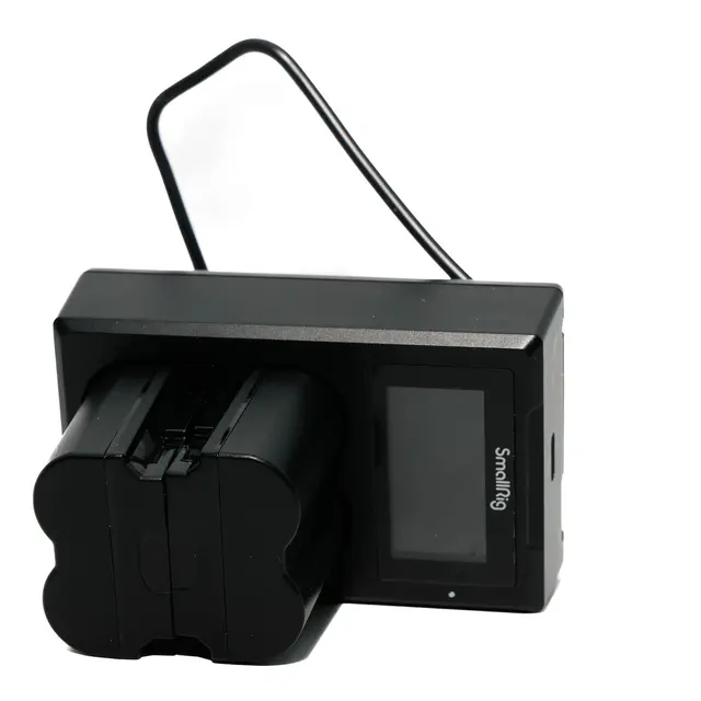 BRUKT SmallRig Lader m/2x batterier Tilstand: 3 