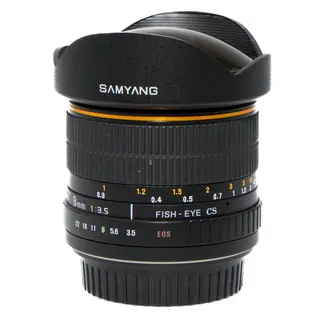 BRUKT Samyang 8mm f/3.5 Fisheye AE CS Tilstand: 3 | Canon EF