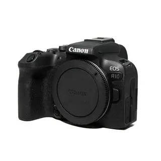 BRUKT Canon EOS R10 m/RF-S 18-45mm STM Tilstand: 2 |2000 eksp.