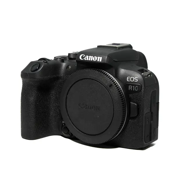 BRUKT Canon EOS R10 m/RF-S 18-45mm STM Tilstand: 2 |2000 eksp. 