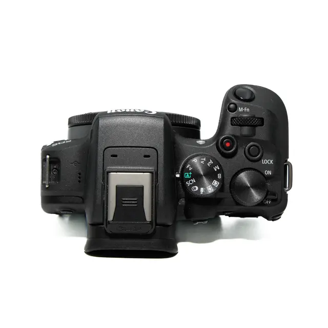 BRUKT Canon EOS R10 m/RF-S 18-45mm STM Tilstand: 2 |2000 eksp. 
