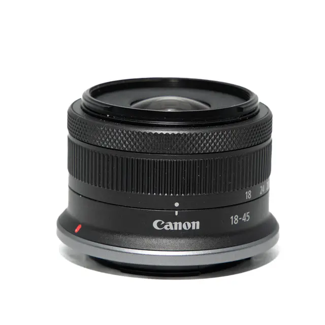 BRUKT Canon EOS R10 m/RF-S 18-45mm STM Tilstand: 2 |2000 eksp. 