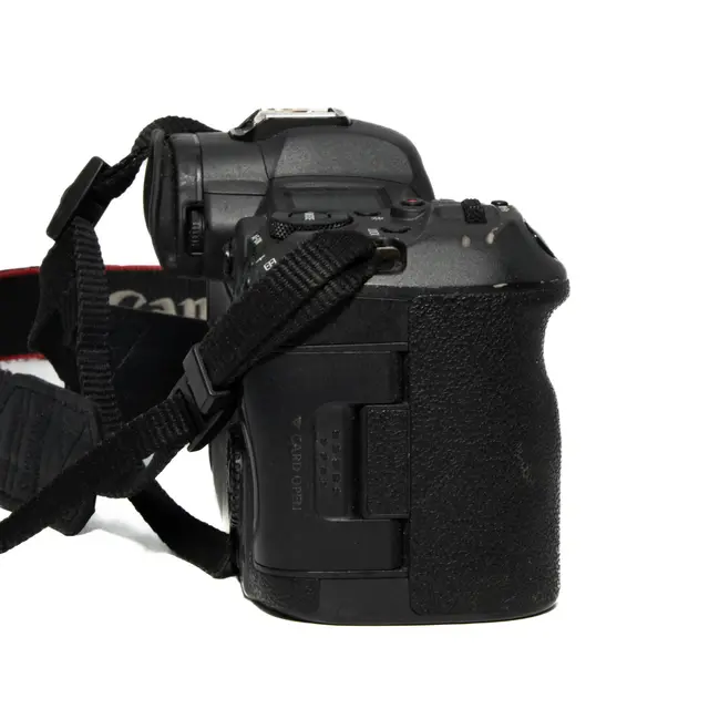 BRUKT Canon EOS R5 Tilstand: 3 |58000 eksp. 