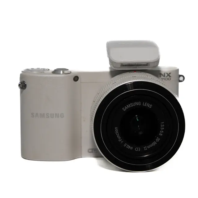 BRUKT Samsung NX1100 m 20-50mm  II ED Tilstand: 3 | eksp. 