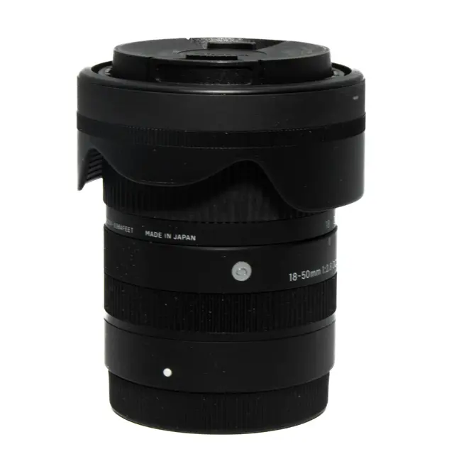 BRUKT Sigma 18-50mm f/2.8 DC DN C Sony E Tilstand: 3 | Sony E 
