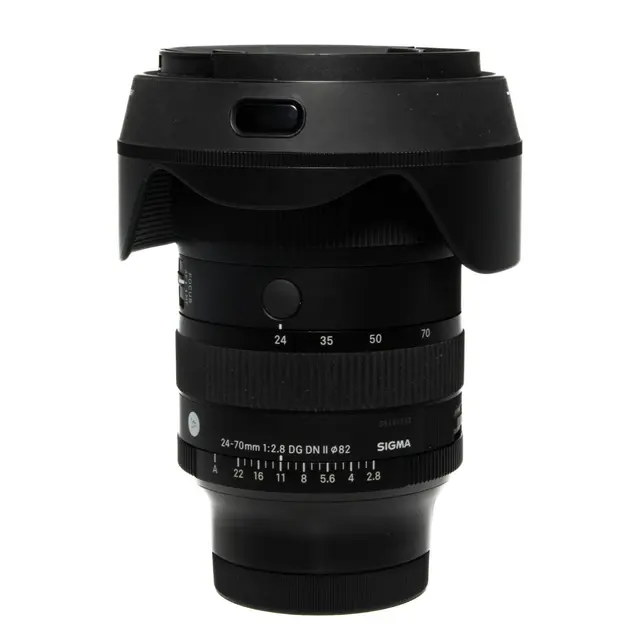 BRUKT Sigma 24-70mm f/2.8 DG DN II Tilstand: 2 | Sony E 