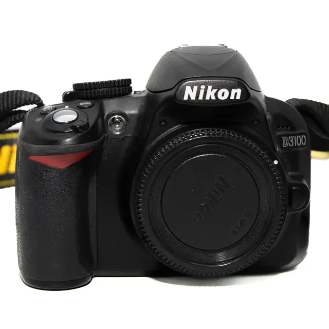 BRUKT Nikon D3100 Tilstand: 3 |5210 eksp. 