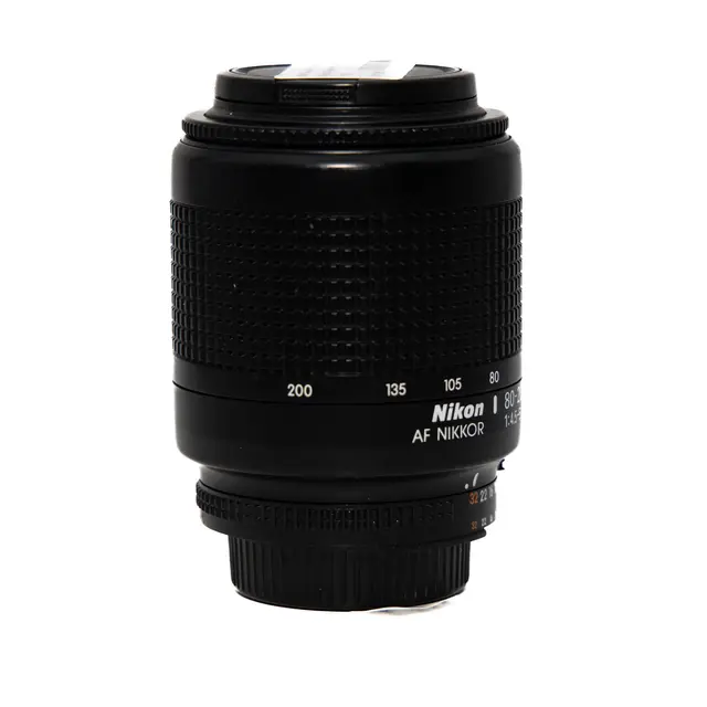 BRUKT Nikon AF-S 18-200mm f/3.5-5.6G VR Tilstand: 3 | Nikon F (DX) 