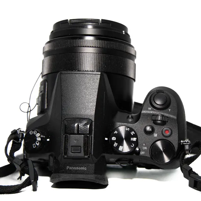 BRUKT Panasonic Lumix DMC-FZ2000 Tilstand: 3 | eksp. 