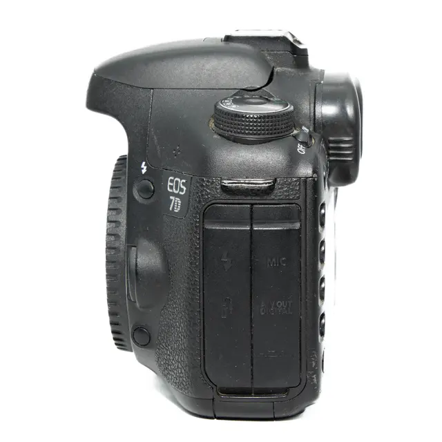 BRUKT Canon EOS 7D Tilstand: 2 |125000 eksp. 