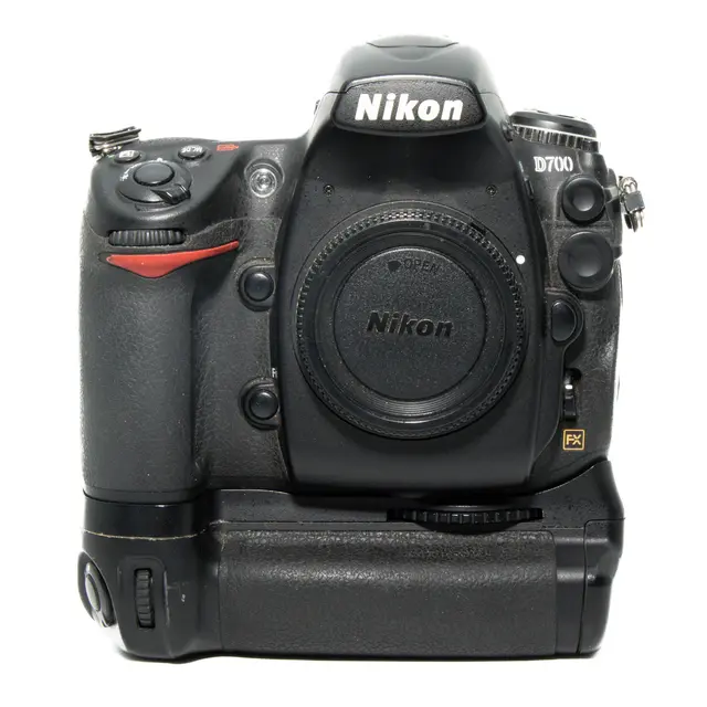 BRUKT Nikon D700 m/ batterigrep Tilstand: 3 |27174 eksp. 