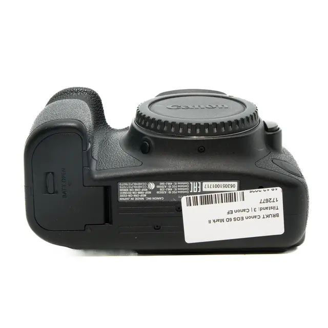 BRUKT Canon EOS 6D Mark II Tilstand: 3 | 17 629 eksp. 