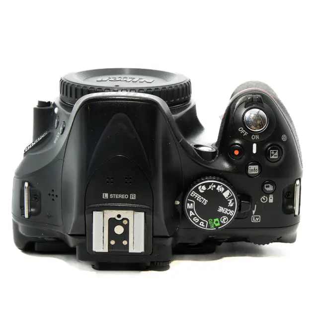 BRUKT Nikon D5200 Tilstand: 3 |11966 eksp. 