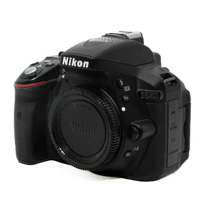 BRUKT Nikon D5300 Tilstand: 3 |10726 eksp. 