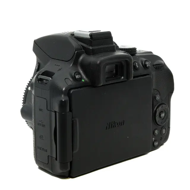 BRUKT Nikon D5300 Tilstand: 3 |10726 eksp. 