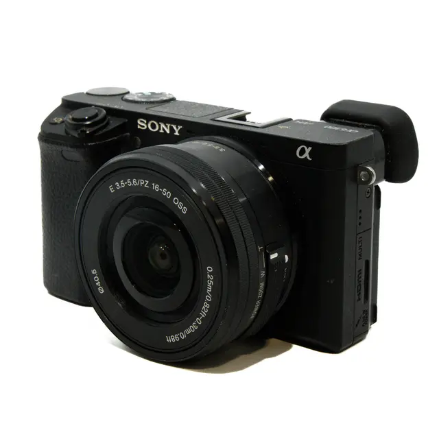 BRUKT Sony A6300 m/16-50mm f/3.5-5.6 Tilstand: 3 | eksp. 