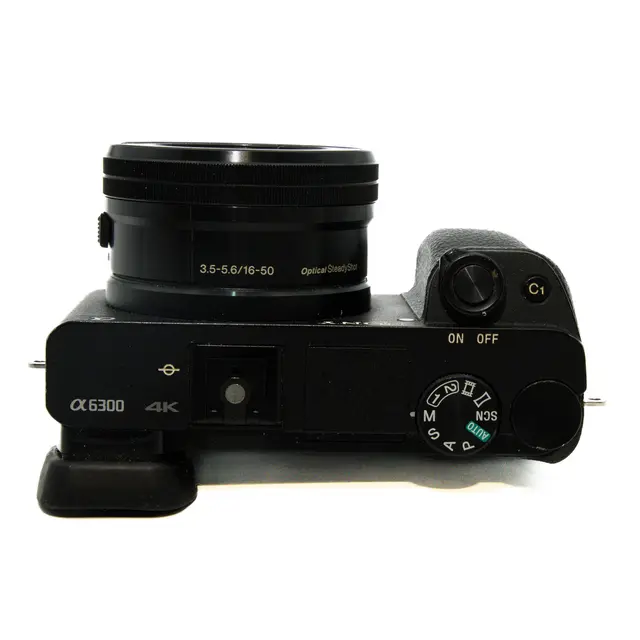 BRUKT Sony A6300 m/16-50mm f/3.5-5.6 Tilstand: 3 | eksp. 