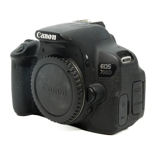 BRUKT Canon EOS 700D Tilstand: 2 | eksp. 