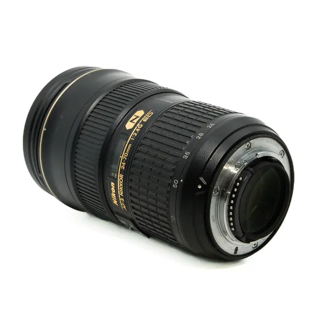 BRUKT Nikon AF-S 24-70mm f/2.8G IF-ED Tilstand: 2 | Nikon F (FX) 