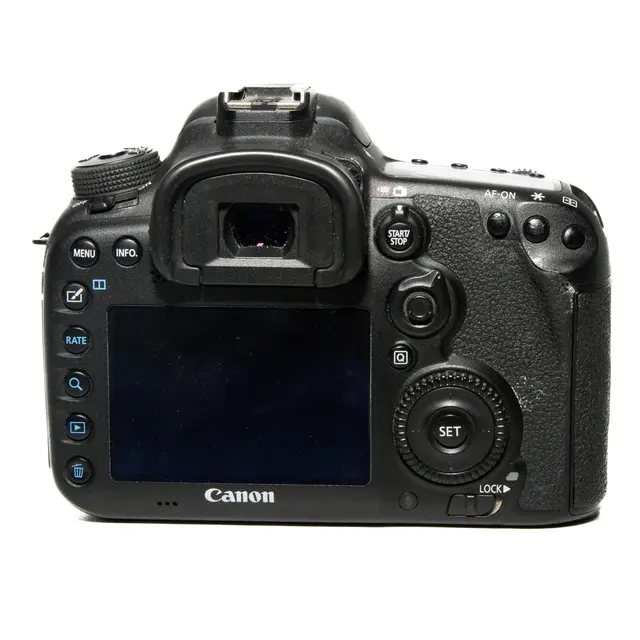 BRUKT Canon EOS 7D Mark II Tilstand: 3 |15010 eksp. 