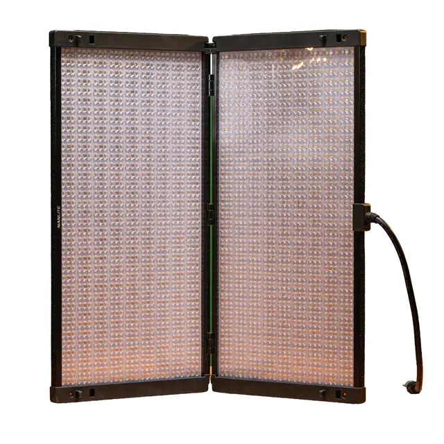 BRUKT Nanlite PavoSlim 240C RGBWW LED Tilstand: 2 