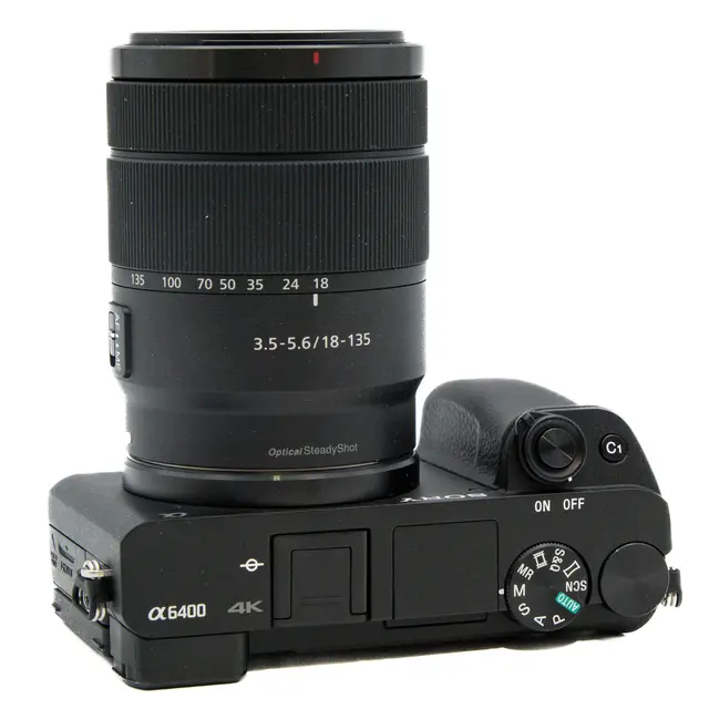 BRUKT Sony A6400 m/18-135mm f/3.5-5.6 Tilstand: 1 |141 eksp. 