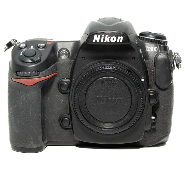 BRUKT Nikon D300 Tilstand: 4 |41360 eksp. 