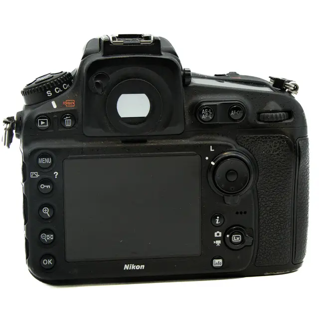 BRUKT Nikon D810 m/batterigrep Tilstand: 3 |97475 eksp. 