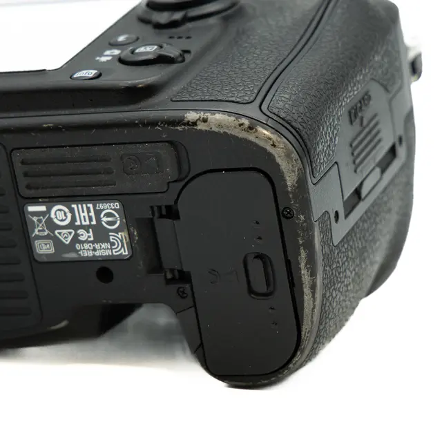 BRUKT Nikon D810 m/batterigrep Tilstand: 3 |97475 eksp. 