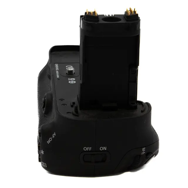 BRUKT Canon BG-E11 for 5D Mark III Tilstand: 3 