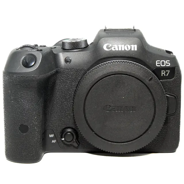 BRUKT Canon EOS R7 Tilstand: 3 |7000 eksp. 